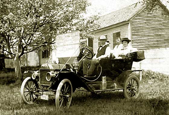  under windscreen so cannot be later than ca 1914 Ford Model T Touring